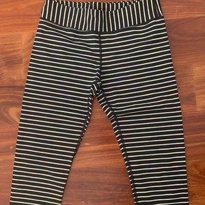 Ivivva Black Striped Cropped Leggings